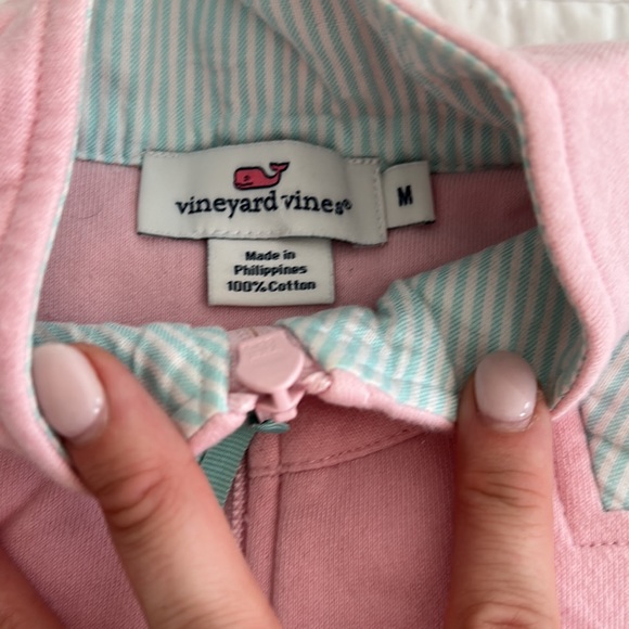 Women’s medium Vineyard Vines pull over - Picture 3 of 5